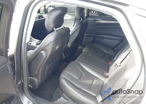 2015 Ford Fusion Hybrid Titanium из США, поврежденный, VIN 3FA6P0RU0FR102618